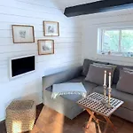 Traditional Summer House Near Feriehus *