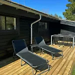 Feriehus Traditional Summer House Near