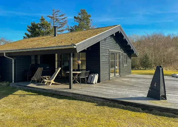 Traditional Summer House Near *