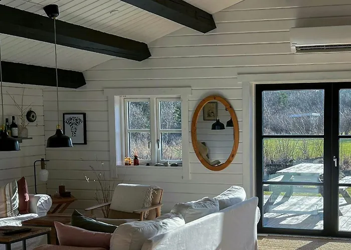 Дом отдыха Traditional Summer House Near *