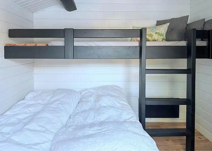 Traditional Summer House Near Дом отдыха *